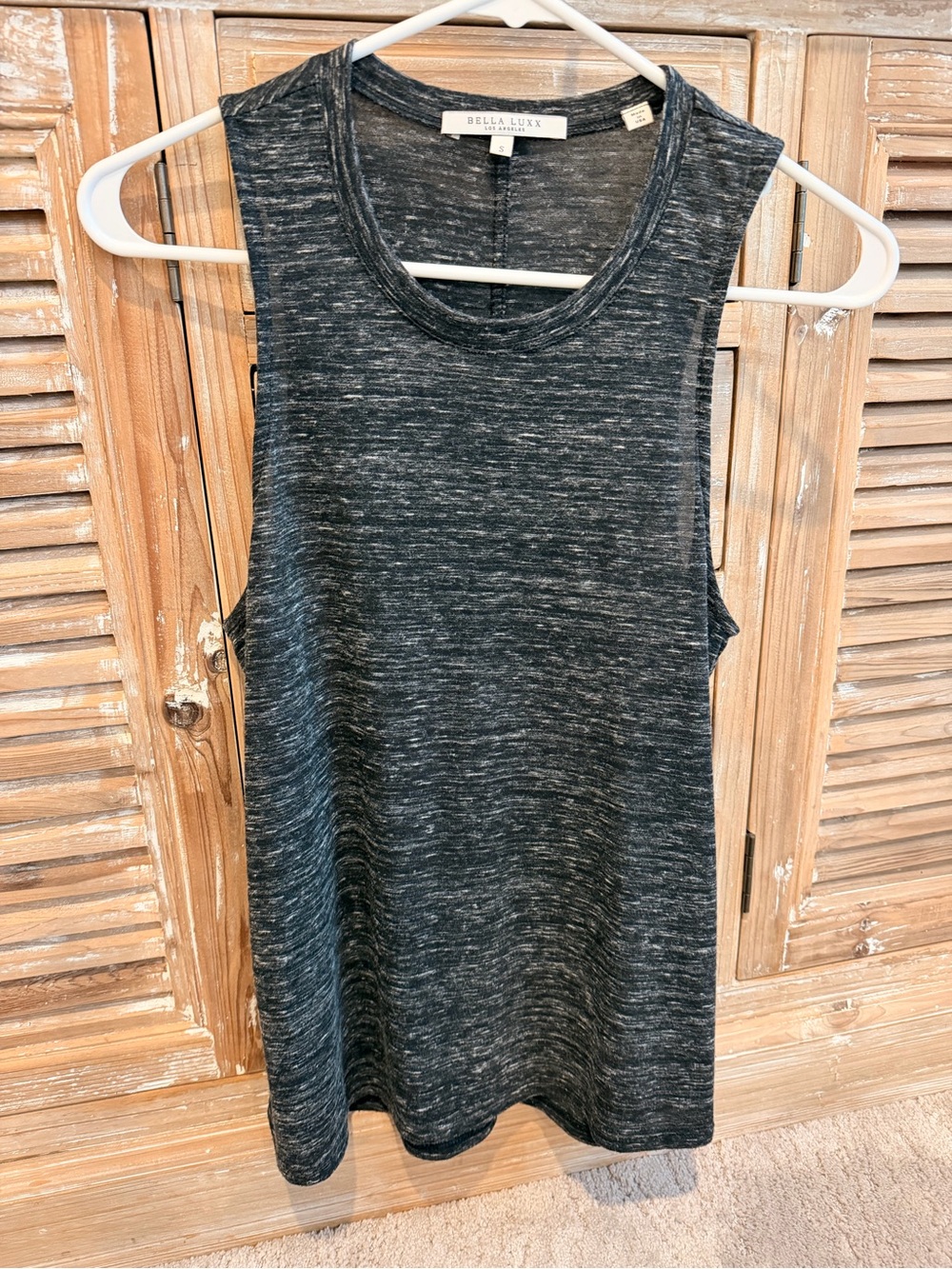 Bella Luxx Sleeveless Muscle Tank in Black/Charcoal Space-Dye Knit (Size Small)